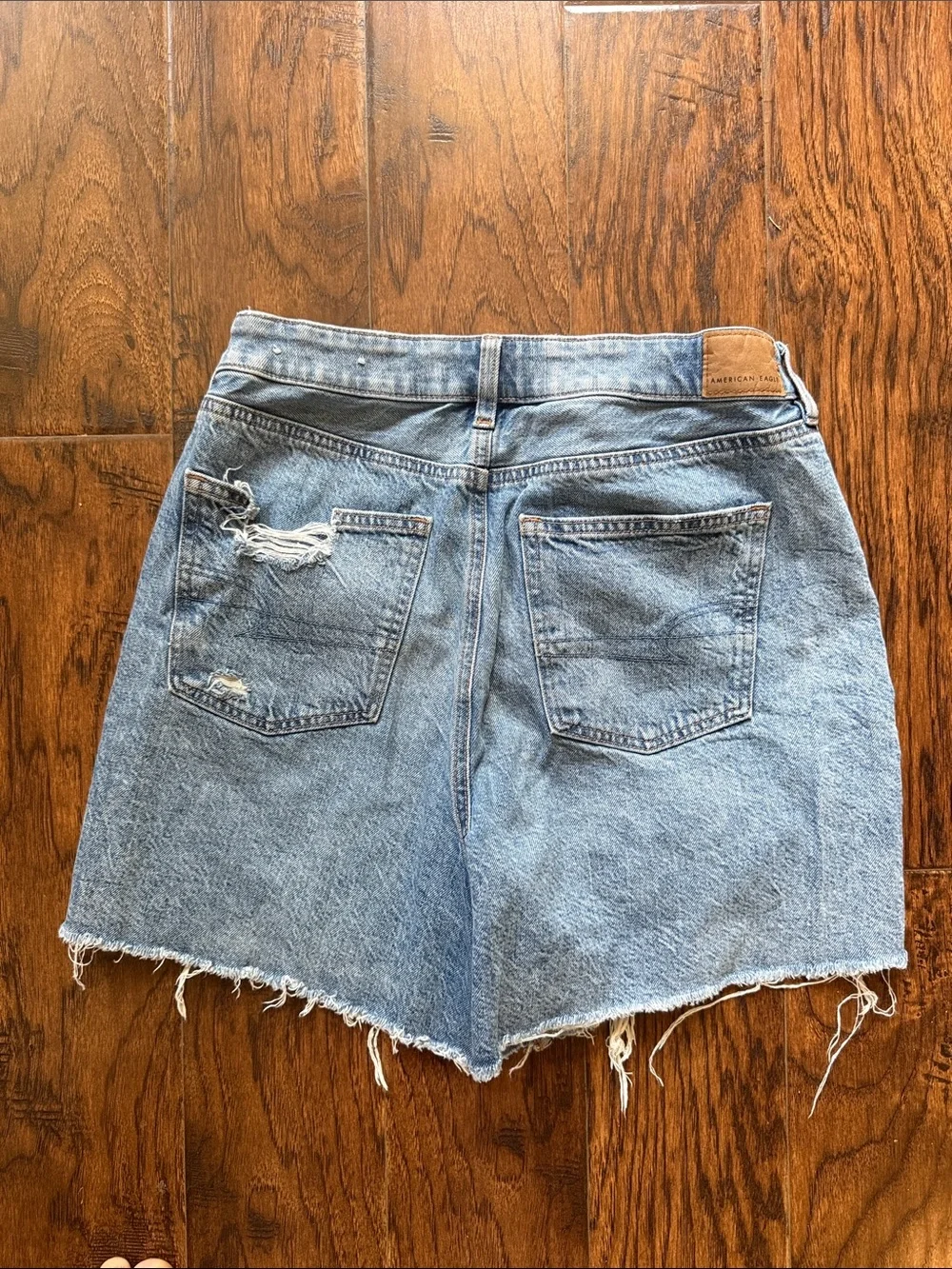 American Eagle Outfitters Baggy Mom Light Blue Distressed Denim Shorts, size 6